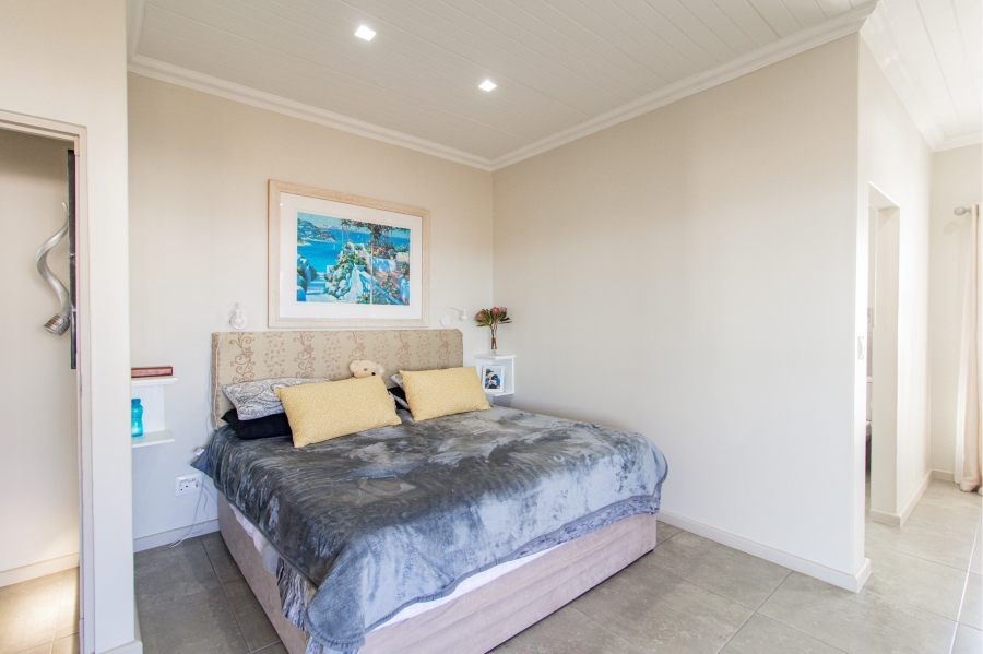 5 Bedroom Property for Sale in Da Gama Bay Western Cape